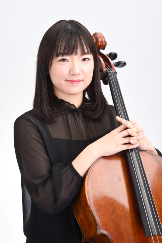 高橋里奈（チェロ）